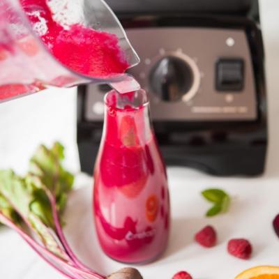 Vegetable smoothie: recipe with beetroot and raspberries.