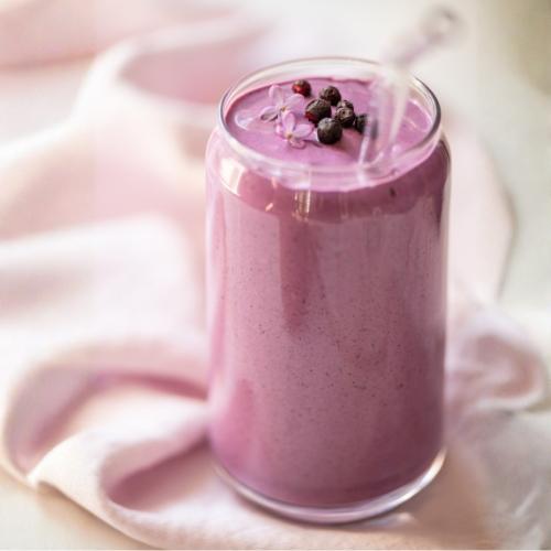 Blaubeer Protein Shake mit Hüttenkäse