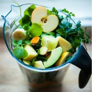 Winter smoothie recipe with ginger, turmeric, pineapple and lime
