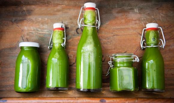 Frisch gepresste Säfte aus dem Slow Juicer