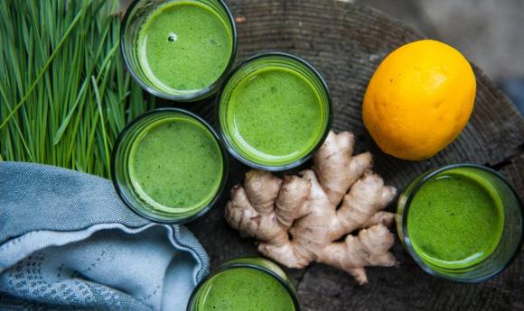 Weizengrassaft Rezept mit Zitrone und Ingwer