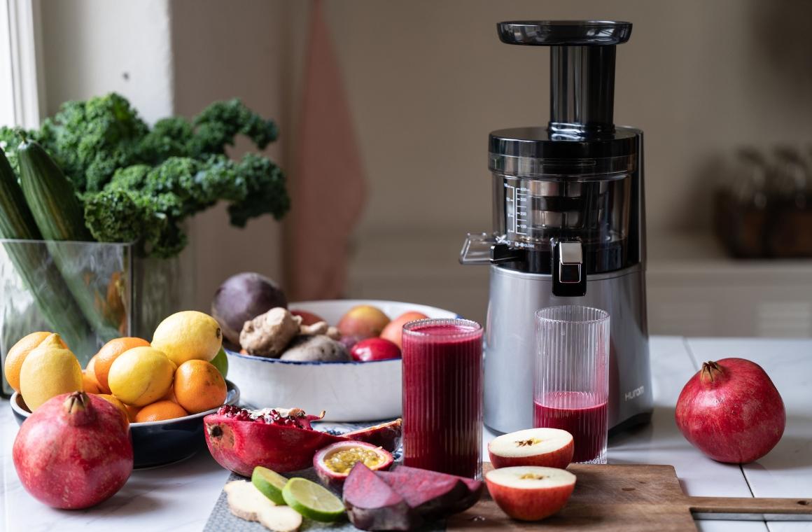 Granatapfelsaft im Hurom H-AA zubereiten