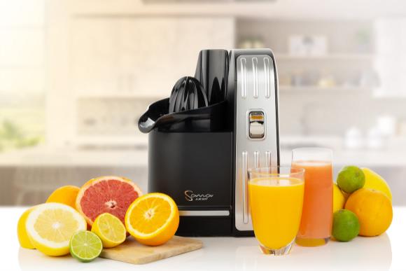 Sana Juicer EUJ-828 mit Zitruspresse-Aufsatz zur bequemen Herstellung von frisch gepressten Zitrussäften